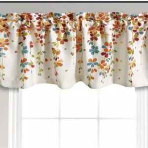 NWT.  Half Moon weeping flower valance